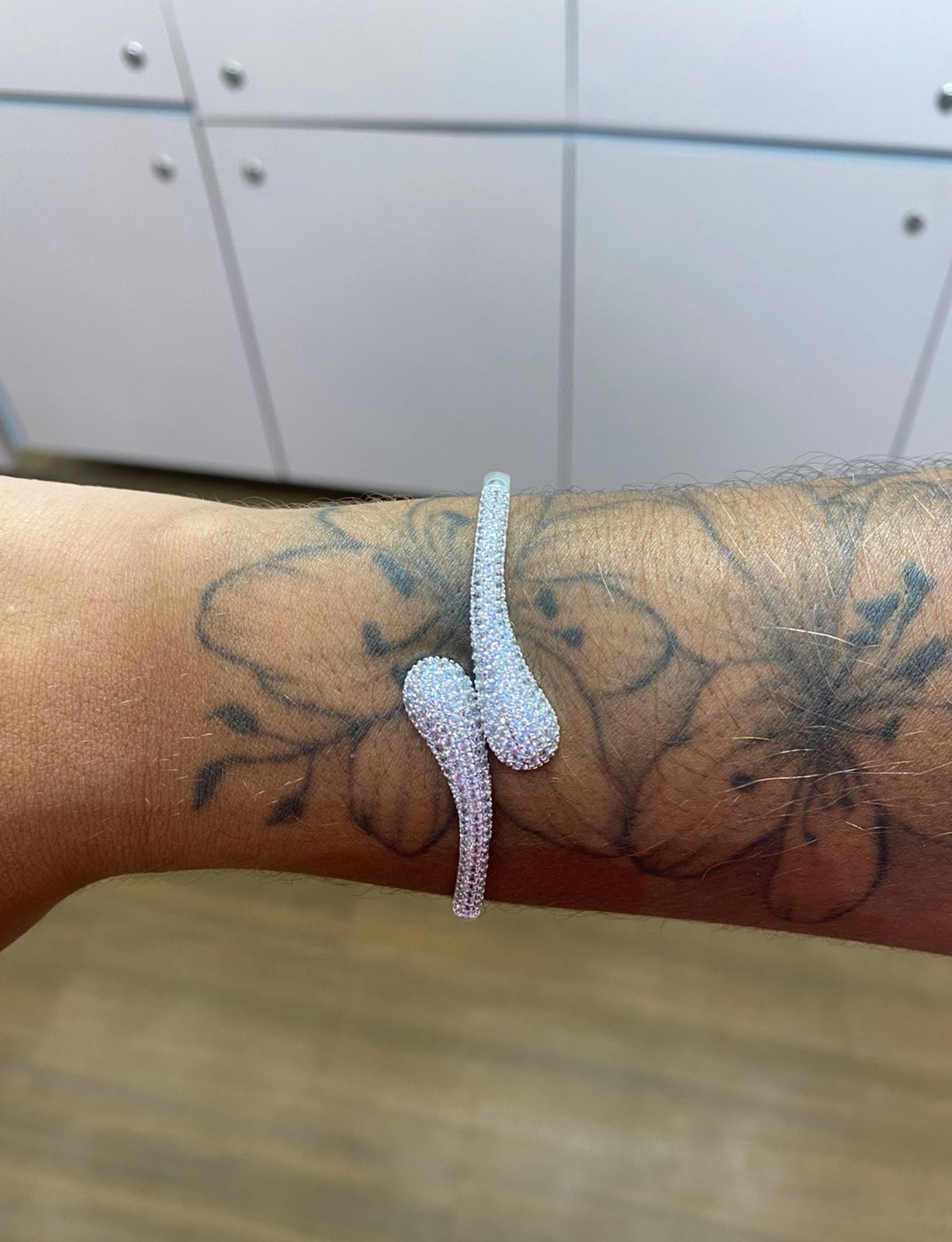 Bracelete Gota Cravejado com Zircônias