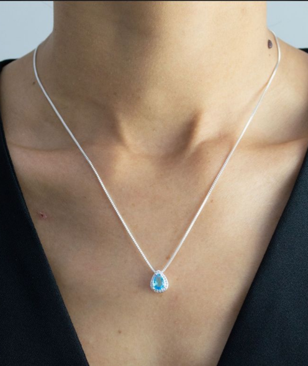 Colar Pingente Gota Azul Céu com Zircônias