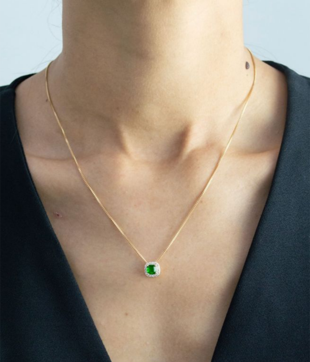 Colar Pingente Pedra Quadrada Esmeralda com Zircônias