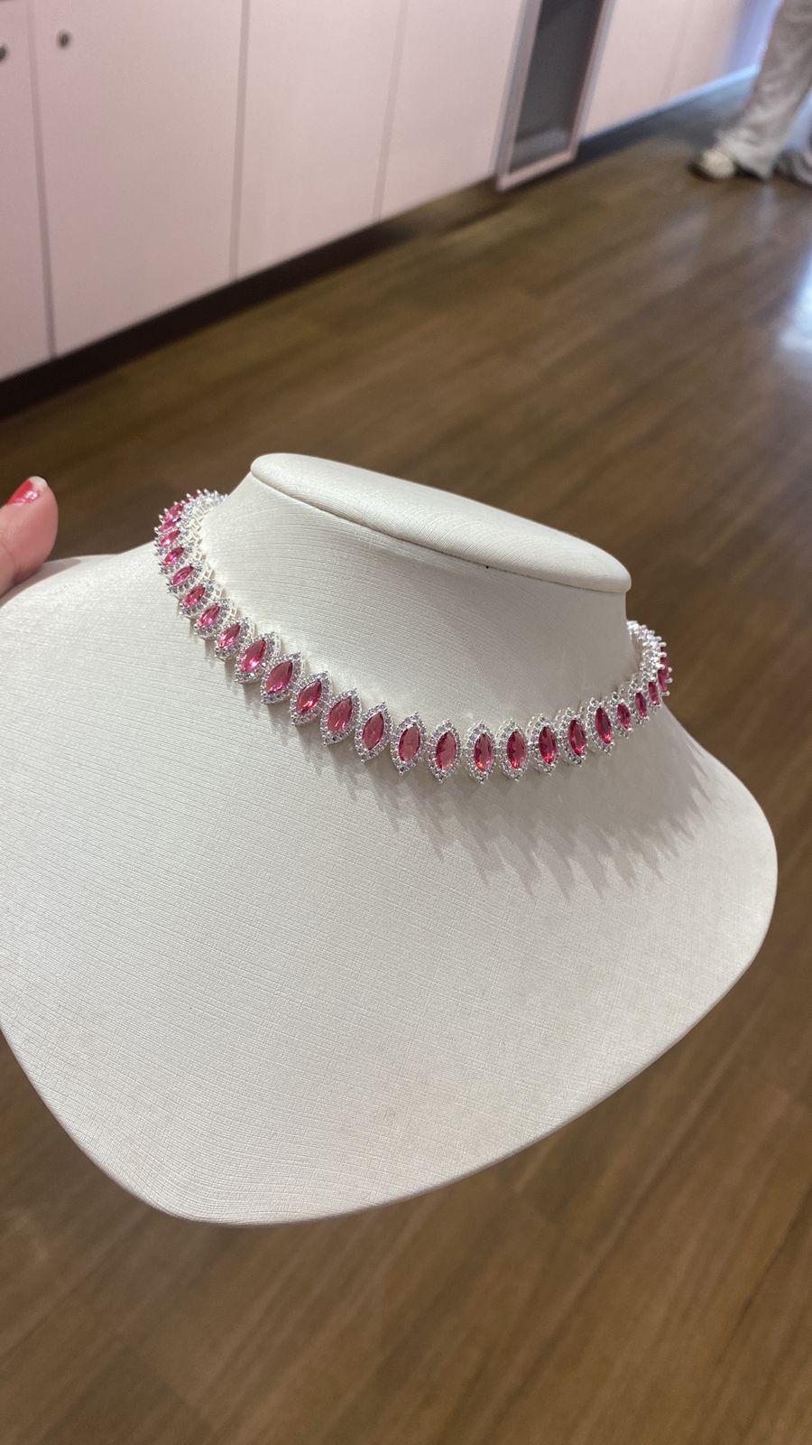 Colar Riviera Swarovski Rosa Cravejada com Zircônias