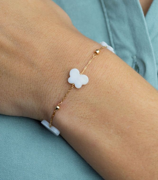 Pulseira Borboletas Madre Pérola Dourado