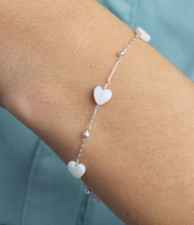 Pulseira Corações Madre Pérola Prateado