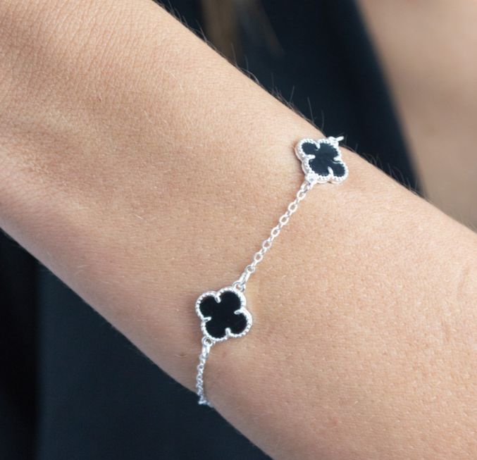 Pulseira Três Trevos Preto Virgínia Prateado